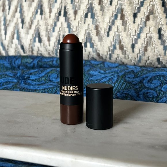DEEP 10 - TINTED BLUR FOUNDATION STICK - Picture 1 of 4